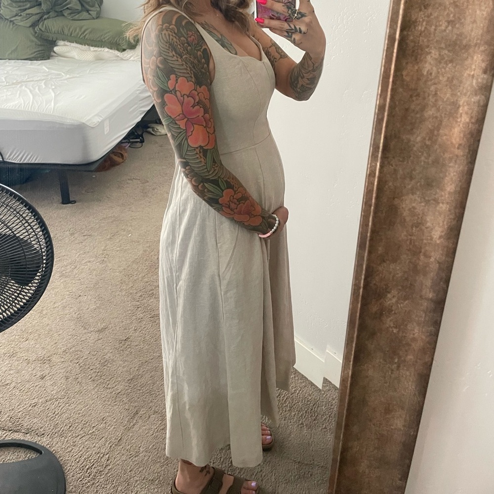 Old Navy Fit and Flare Sleeveless Linen- Blend MIDI Dress - Picture 4 of 5